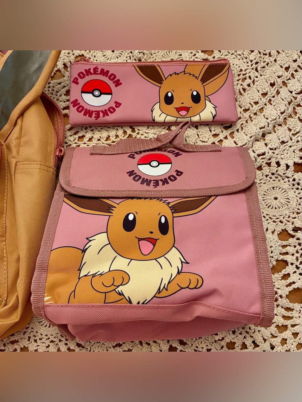 NWT Pokemon Eevee Kids Backpack Set - Backpack, Lunchbox & Pencil Pouch - Picture 3 of 9
